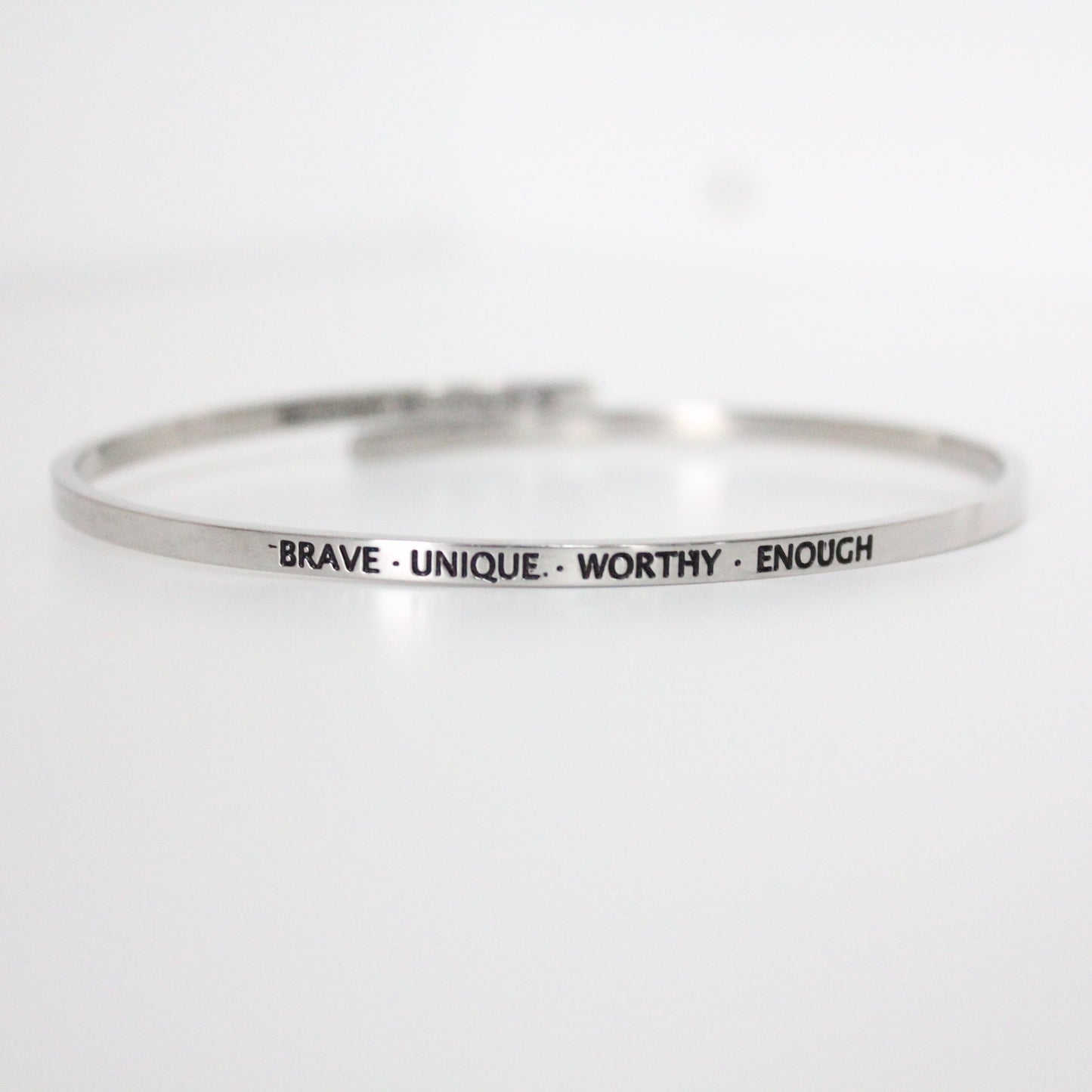 BRAVE・UNIQUE・WORTHY・ENOUGH